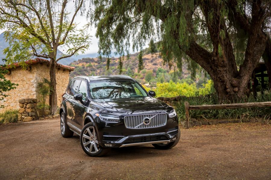  Volvo XC90 T6 AWD First Edition 2016 года  (US) (фото 12 из 17)